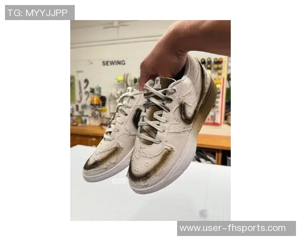 塔克晒出喷泡配色Book1PE球鞋引发热议超越布克本人魅力 塔克晒出喷泡配色Book1PE球鞋引发热议超越布克本人魅力